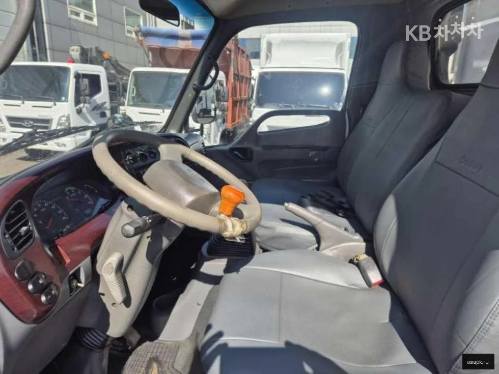 Mitsubishi Delica D:3 6