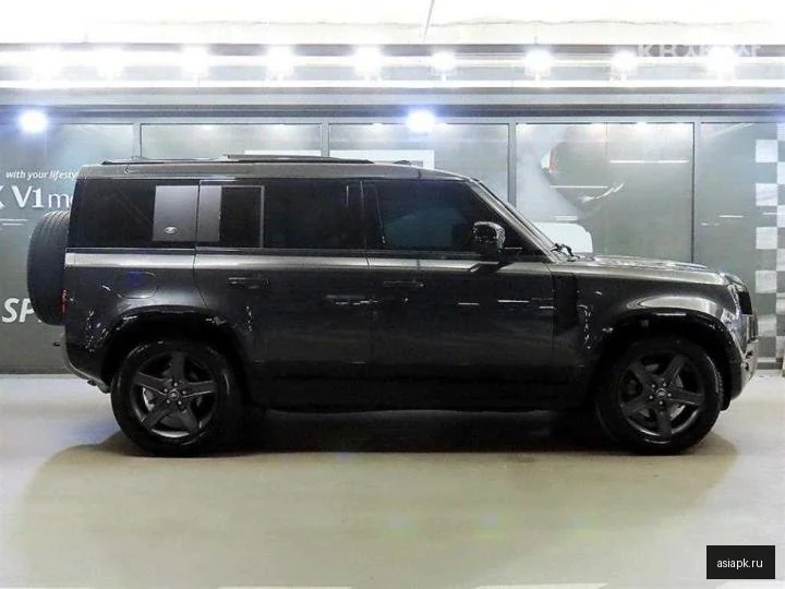 Lexus LX600 3