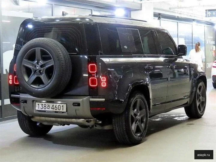 Lexus LX600 4