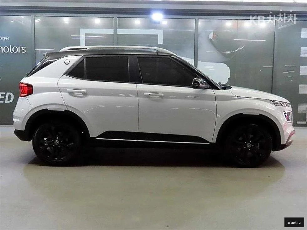 Lexus UX250h 3