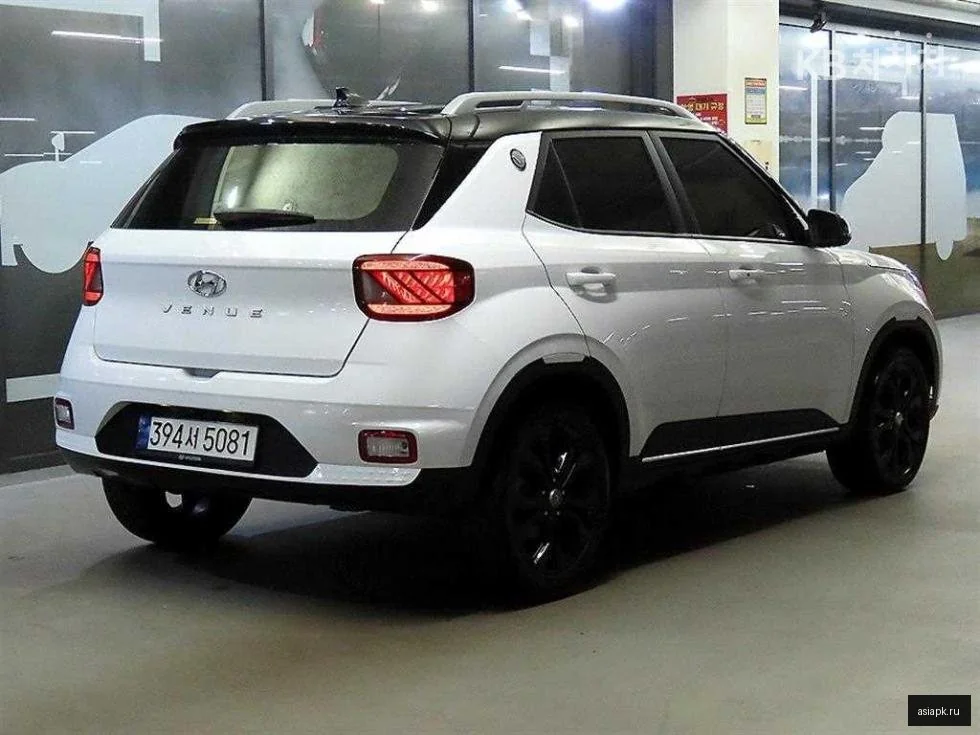 Lexus UX250h 4