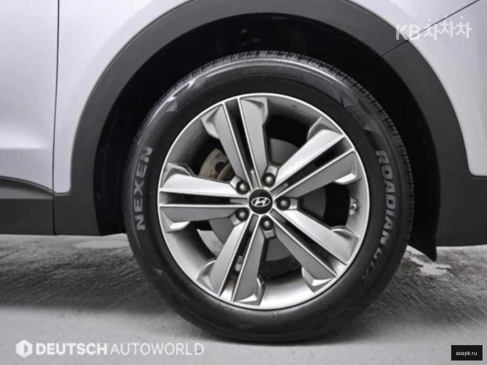 Lexus UX250h 5