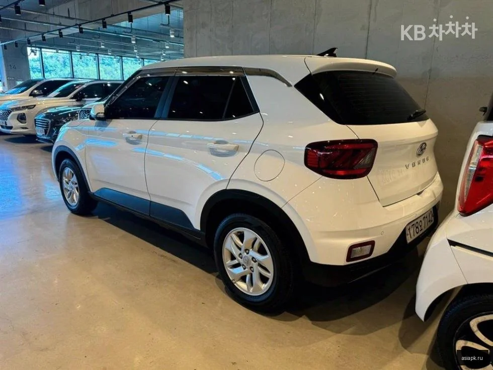 Lexus UX250h 3