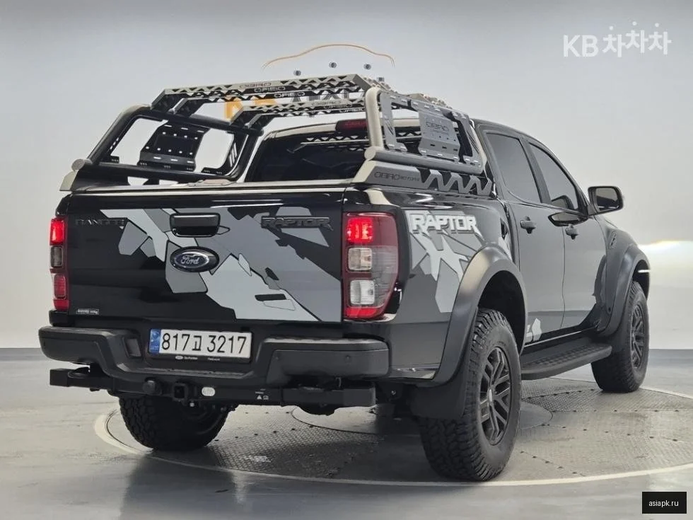Lexus UX300e 3