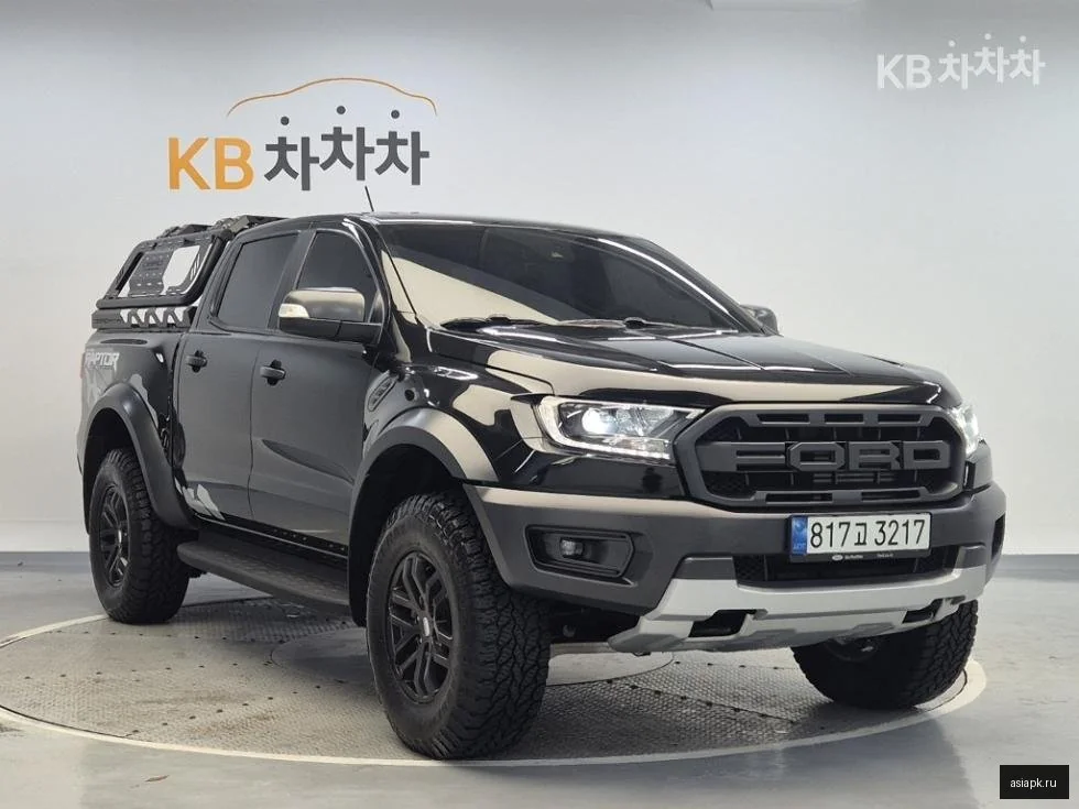 Lexus UX300e 4