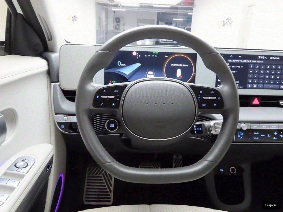 Lexus UX200 6