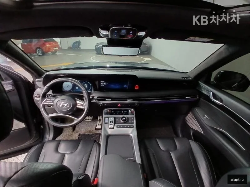 Lexus UX200 4