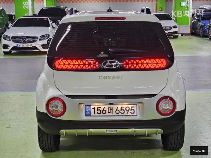 Lexus UX200 4