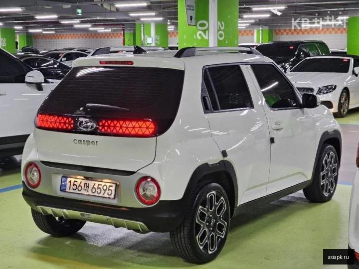 Lexus UX200 5