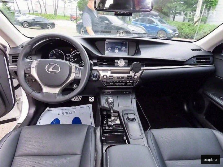 Lexus RC300h 6