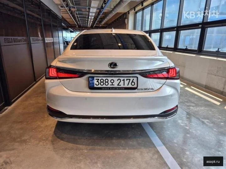 Lexus IS300 6