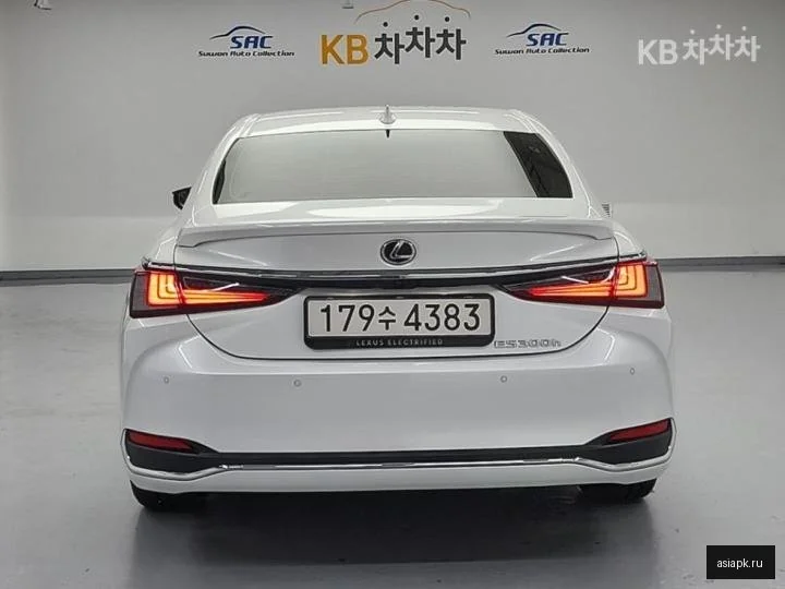 Lexus NX350h 3