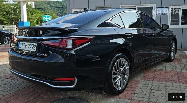 Lexus ES350 5