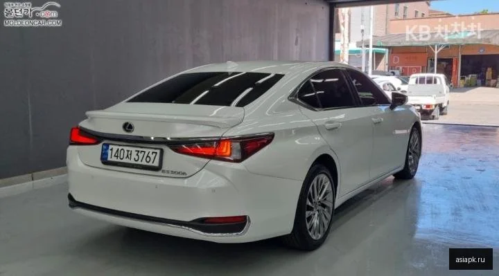 Lexus ES300h 3