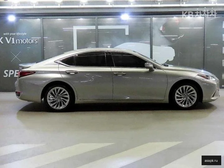Lexus IS200t 3