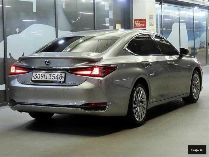 Lexus IS200t 4