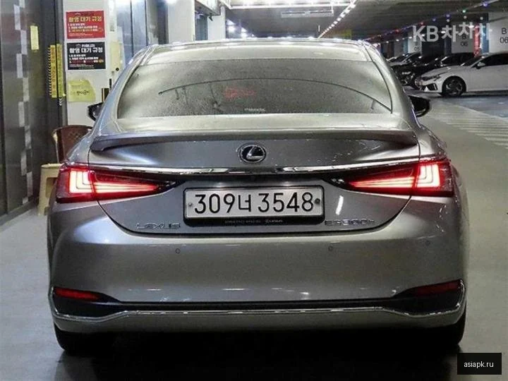 Lexus IS200t 5