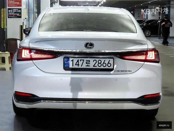 Lexus NX300h 5