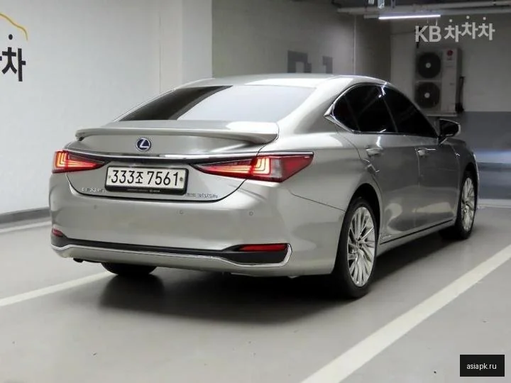 Lexus NX300h 4