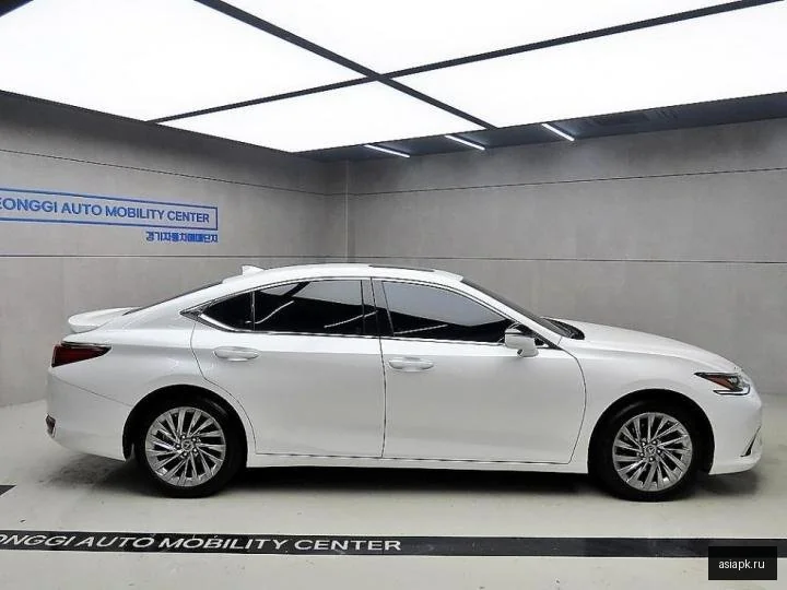 Lexus LS600h 2