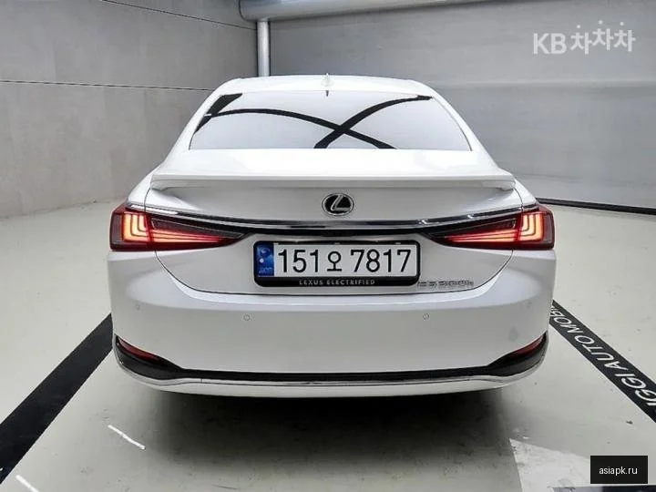 Lexus LS600h 3