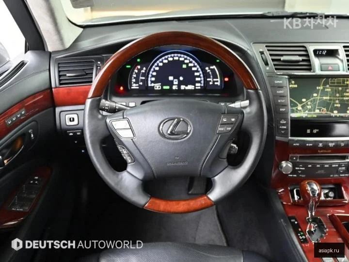 Lexus LS500h 5