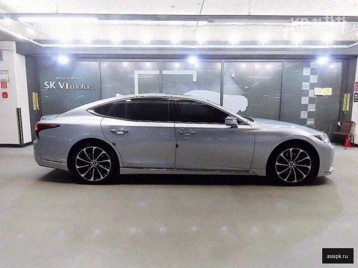 Lexus LS500h 3