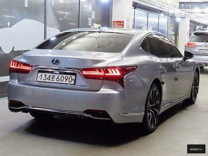 Lexus LS500h 4