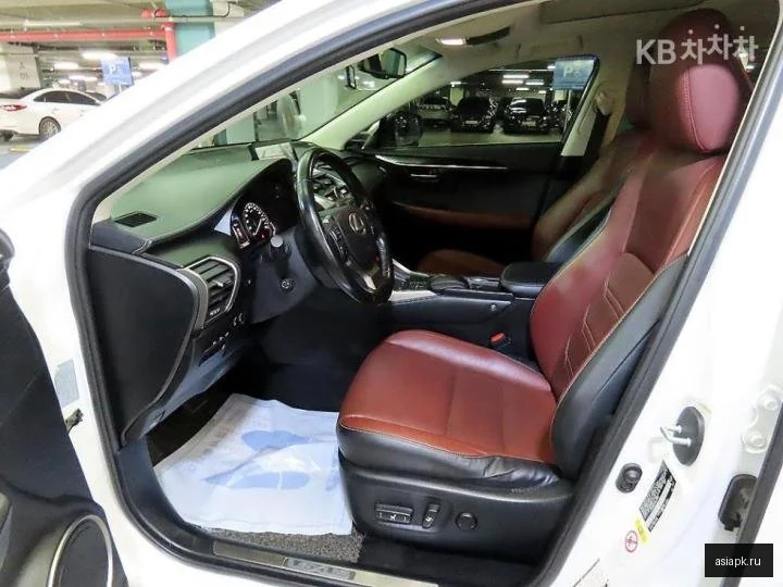 Lexus IS300h 6