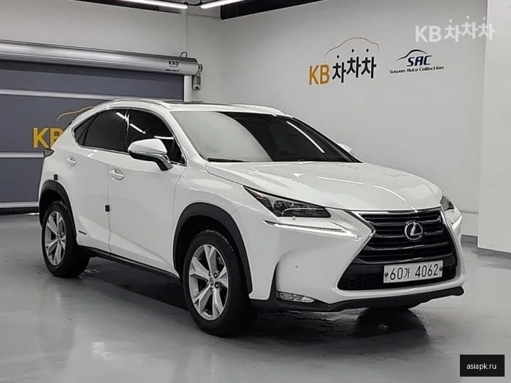 Lexus IS300h 4