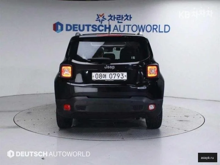 Lexus UX200 4