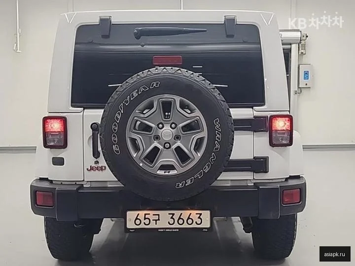 Lexus UX200 3