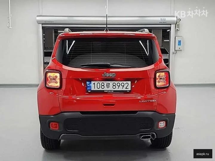 Lexus UX200 3