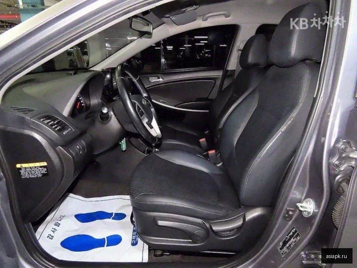 Lexus UX200 6