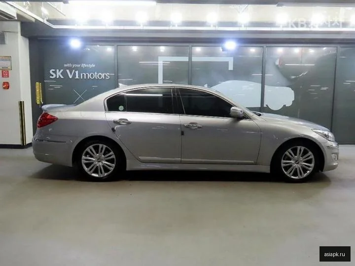 Lexus UX300e 4