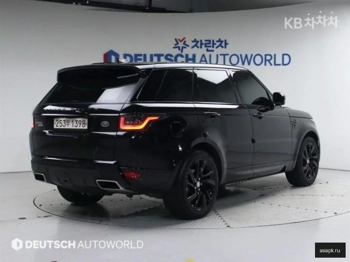 Lexus UX200 3