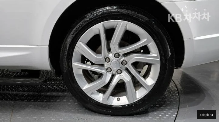 Lexus UX250h 5