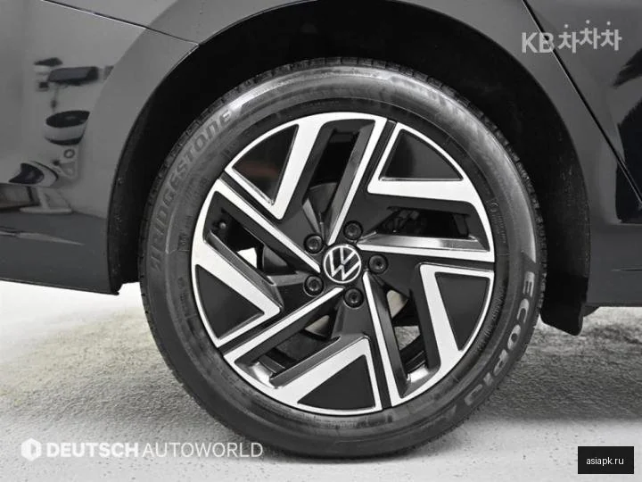Lexus UX250h 6