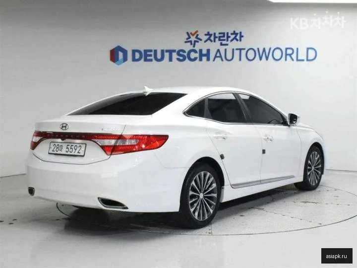 Lexus LS600h 3