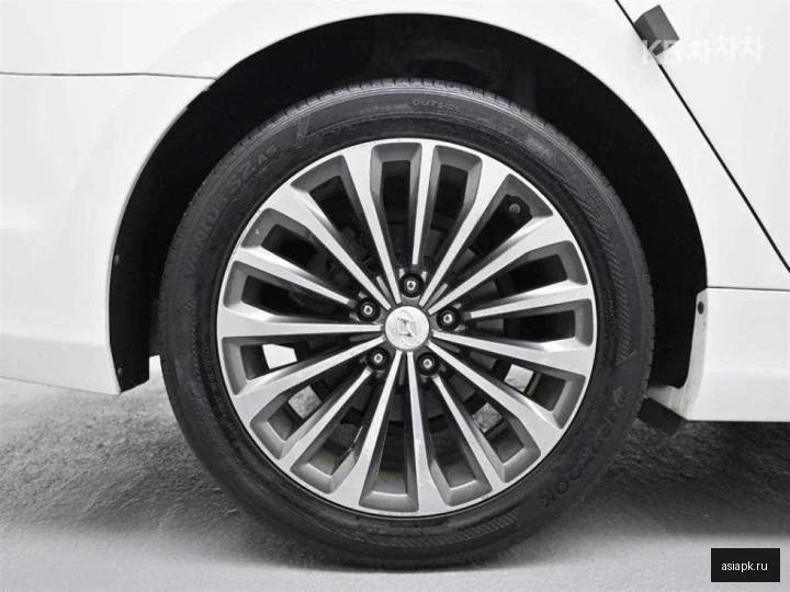 Lexus LS600h 6