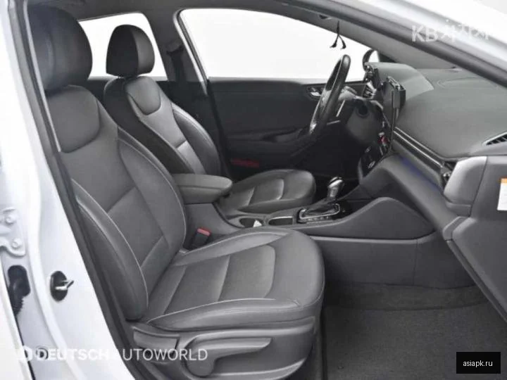 Lexus UX250h 6