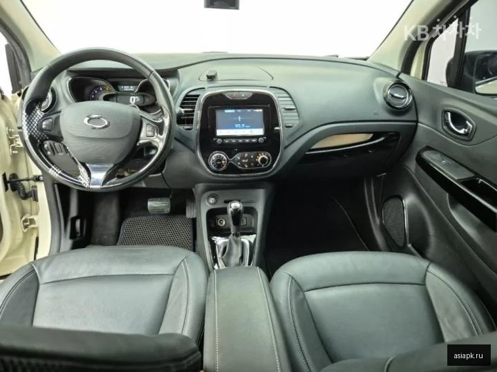 Lexus LX600 6