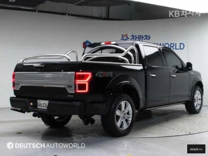 Ford Bronco 2