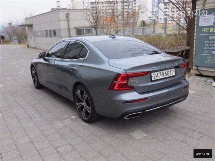 Audi RS5 4