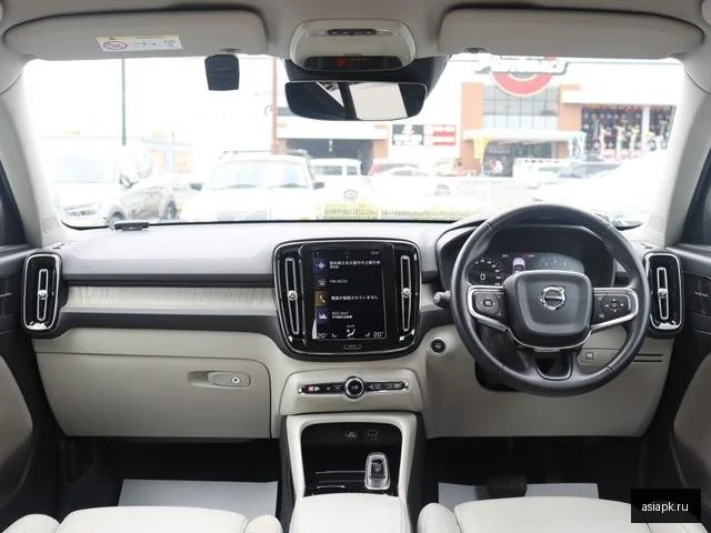 Volvo XC40 4