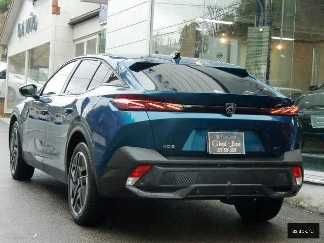 Peugeot 408 5