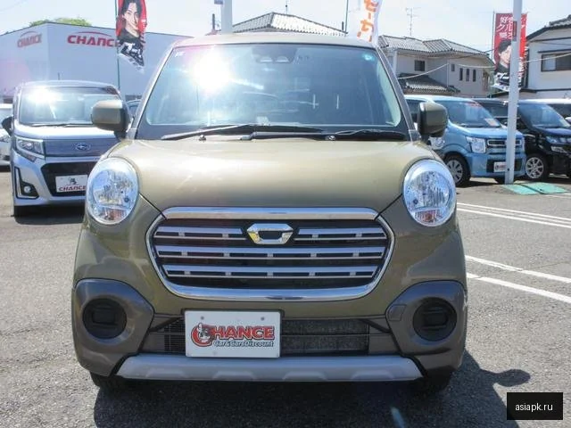 Daihatsu Cast 4