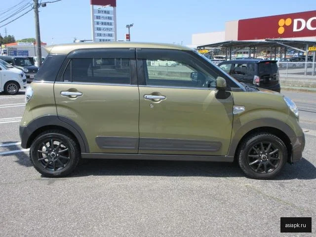 Daihatsu Cast 6