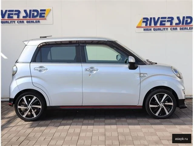Daihatsu Cast 3