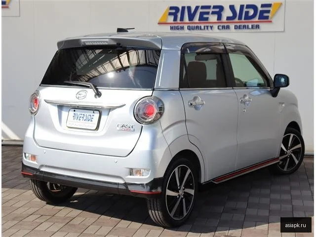 Daihatsu Cast 4